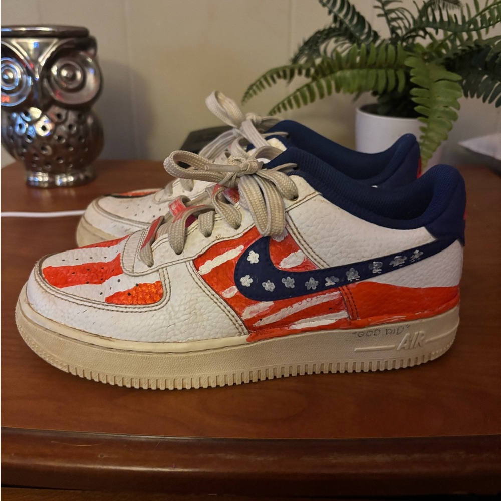 CUSTOM AIR FORCE 1 RRD WHITE AND BLUES